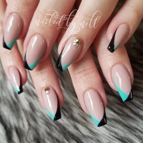 Short Coffins Bold But Not Too Extravagant #coffinnails #shortnails #frenchnails #frenchtips