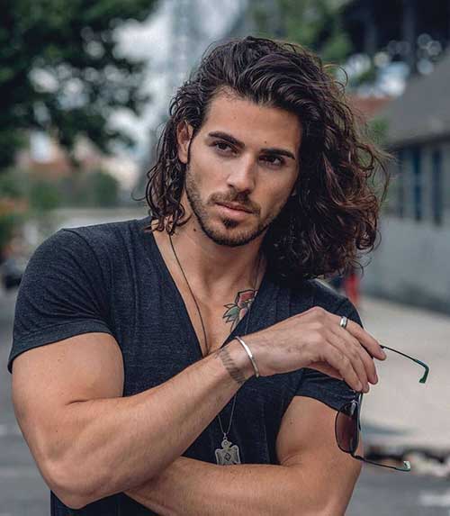 wavy long hairstyle for men 2