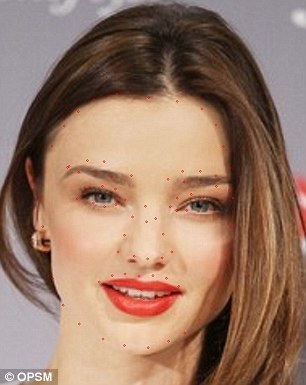 Australian super model Miranda Kerr has a square shaped face. People with square shaped faces have an angular shape, where the forehead and chin lengths are almost equal 
