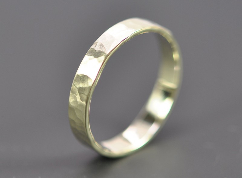 Кольцо из зеленого золота от Sea Babe Jewelry