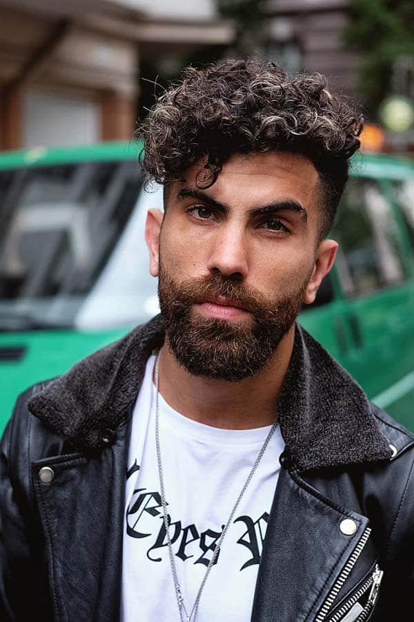 Get To Cutting #howtotrimabeard #hipsterhairstyles #curlylongtop #highfade #beard