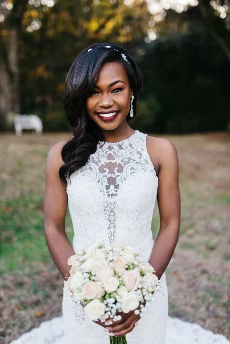 Wedding hairstyle with waves