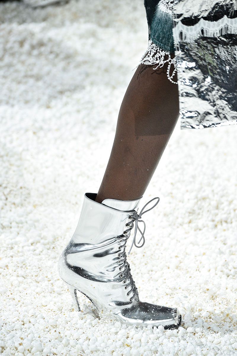 Ботильоны цвета металлик с квадратным носком Calvin Klein для осени 2018