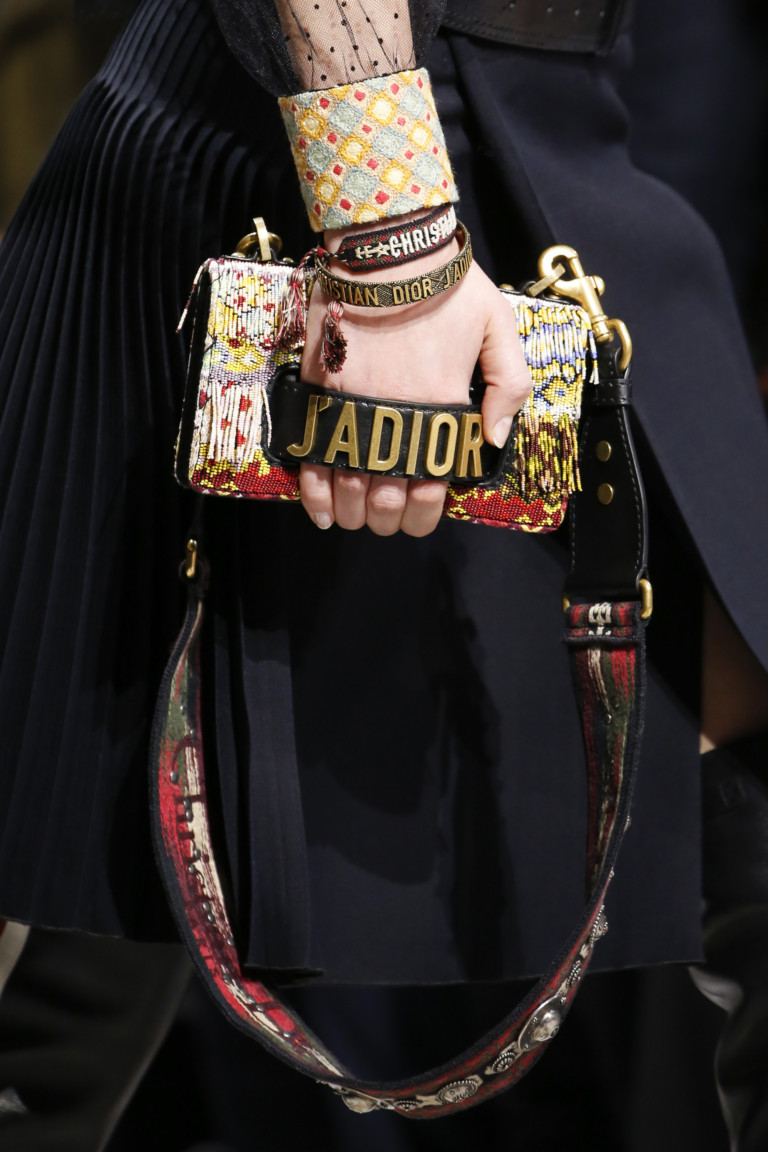 Модный клатч Dior из осенне-зимней коллекции 2018-2019