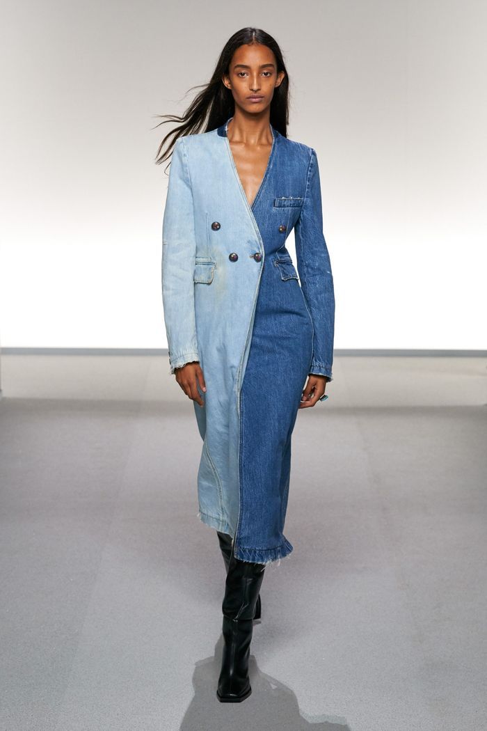 Модное пальто из коллекции весна 2020 Givenchy