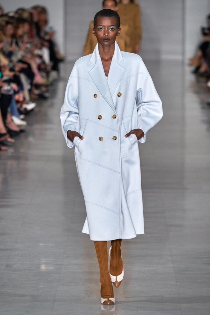 Модное пальто из коллекции весна 2020 Max Mara